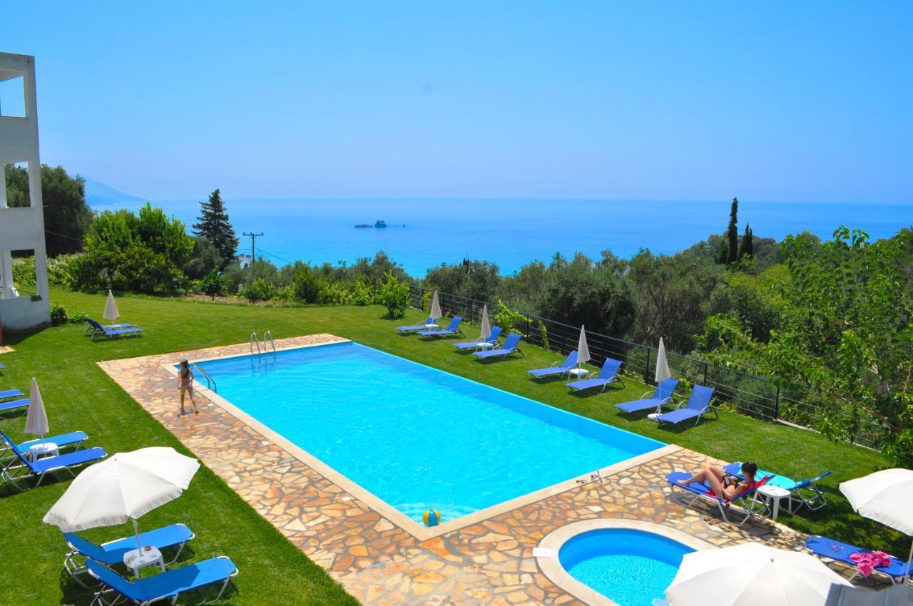 Large Apartment By The Pool - Pelekas Beach, Corfu Exterior foto