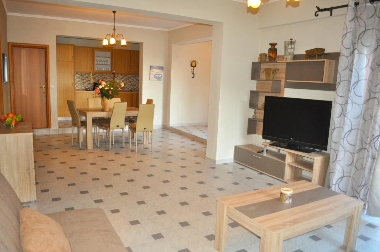 Large Apartment By The Pool - Pelekas Beach, Corfu Exterior foto