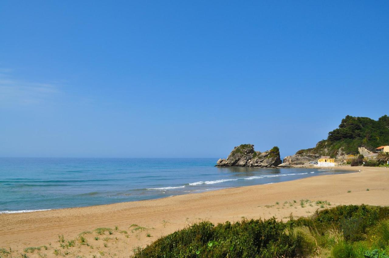 Large Apartment By The Pool - Pelekas Beach, Corfu Exterior foto